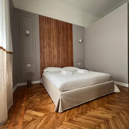 Cavour 4* Turin