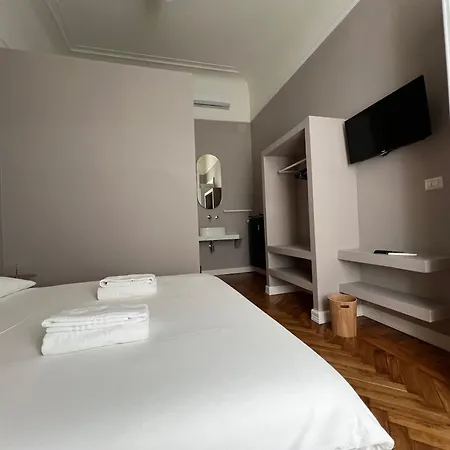 Cavour 4*