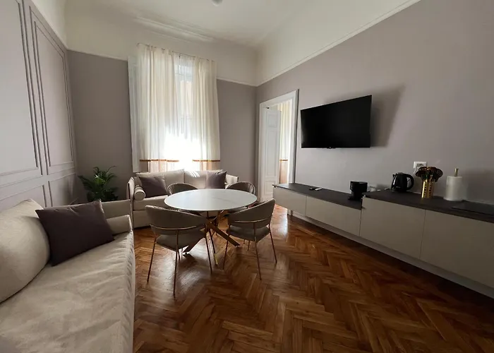 Vendégház Cavour 4*